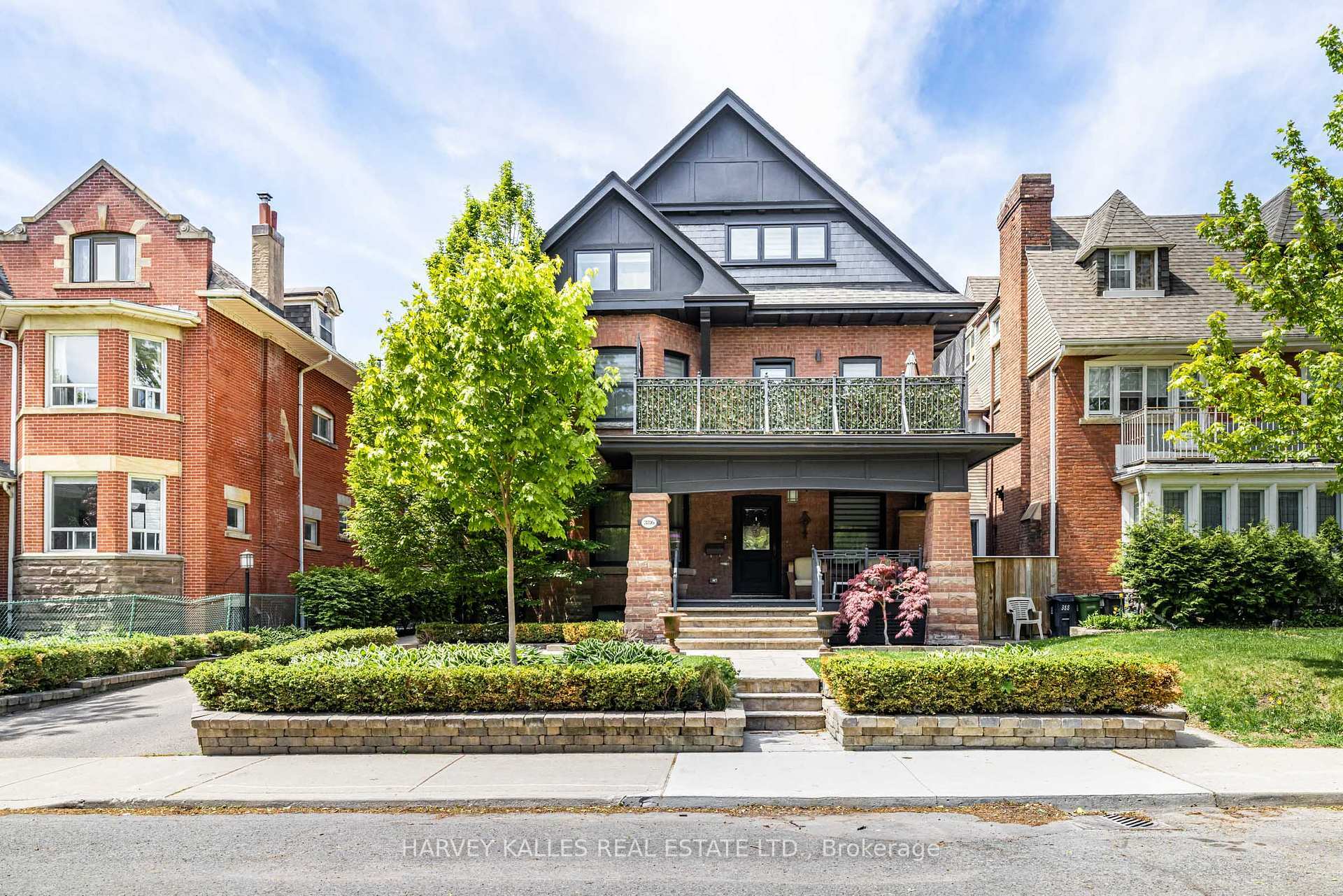 Property Photo: 386 Palmerston Boulevard ON M6G 2N6