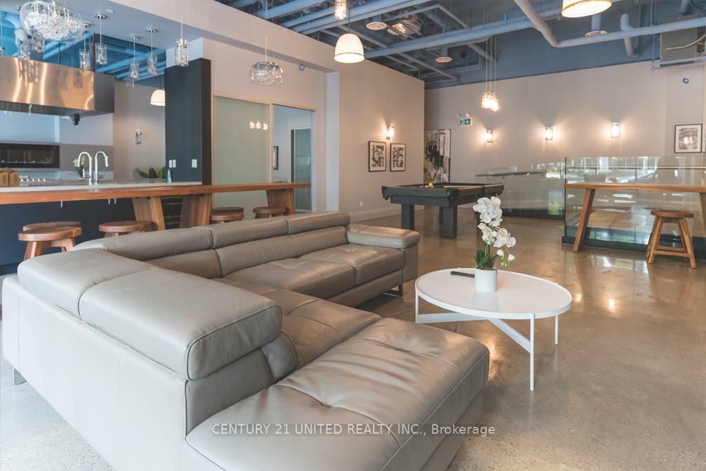 Property Photo: 100 Bond Street E 614 ON L1G 0B7