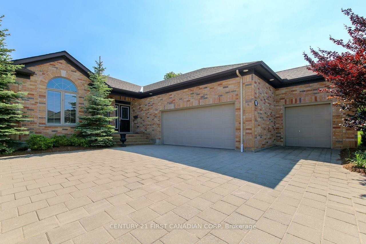 Photo de la propriété:  2137 Jack Nash Drive  ON N6K 5R1 