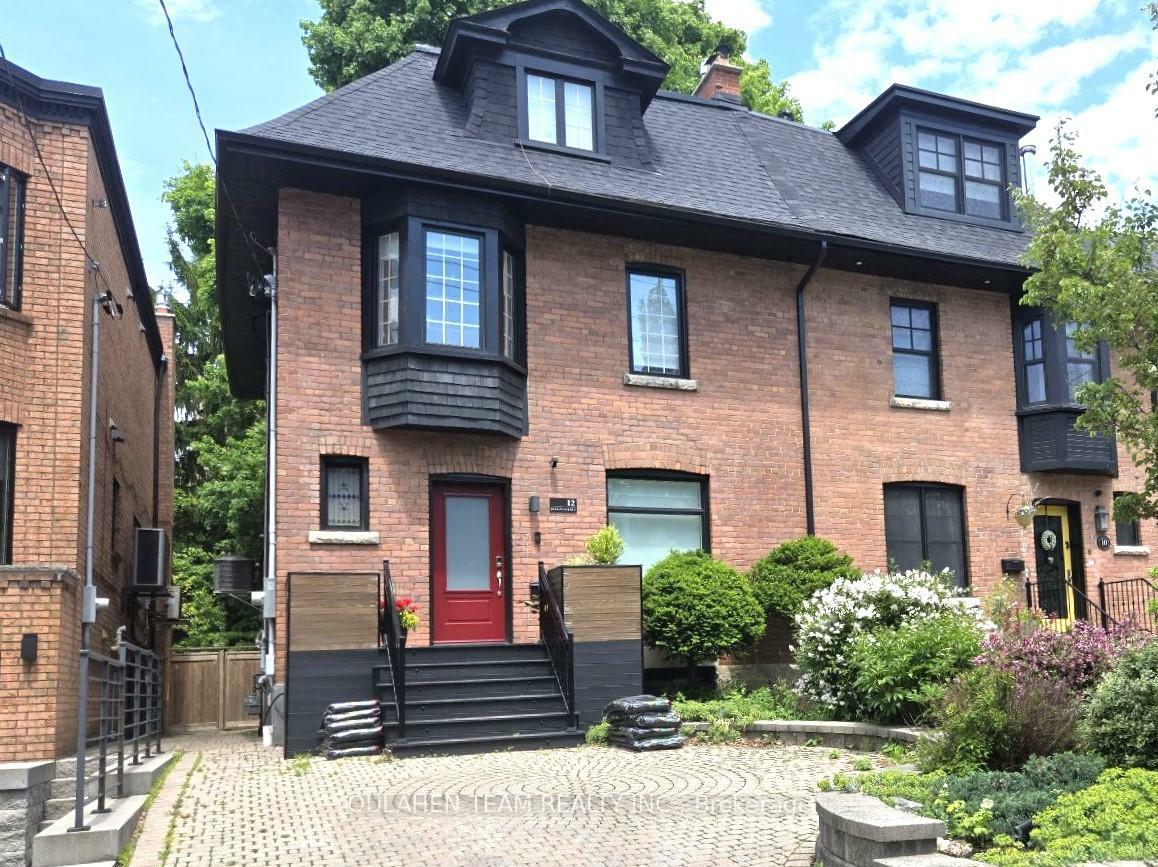 Property Photo: 12 Duggan Avenue ON M4V 1Y2