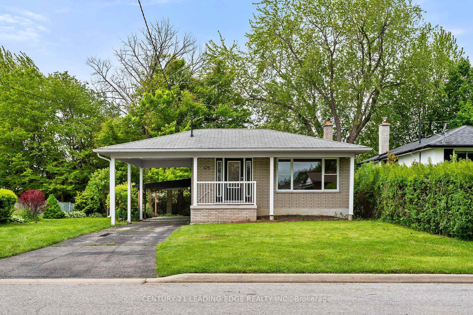 Property Photo: 675 Hayden Crescent ON K9A 2V4