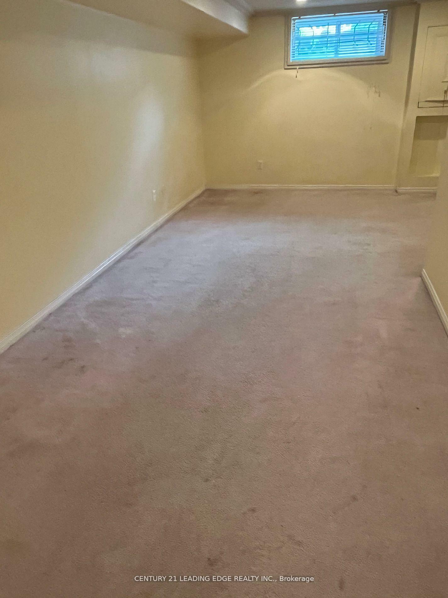Property Photo: 5865 Dalebrook Crescent 34B ON L5M 5X1