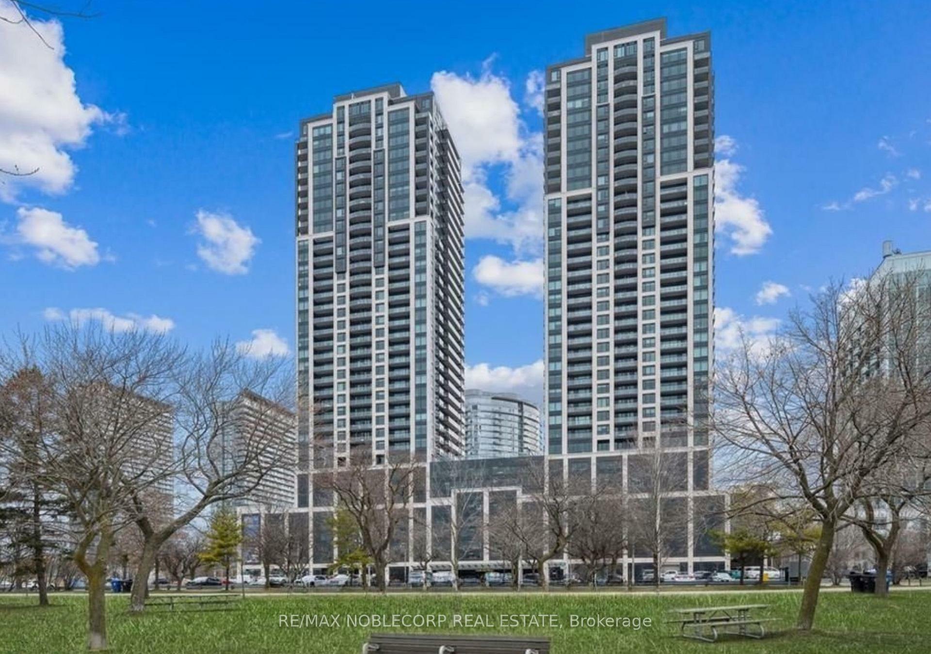 Property Photo: 1926 Lakeshore Boulevard W 2006 ON M6S 1A1