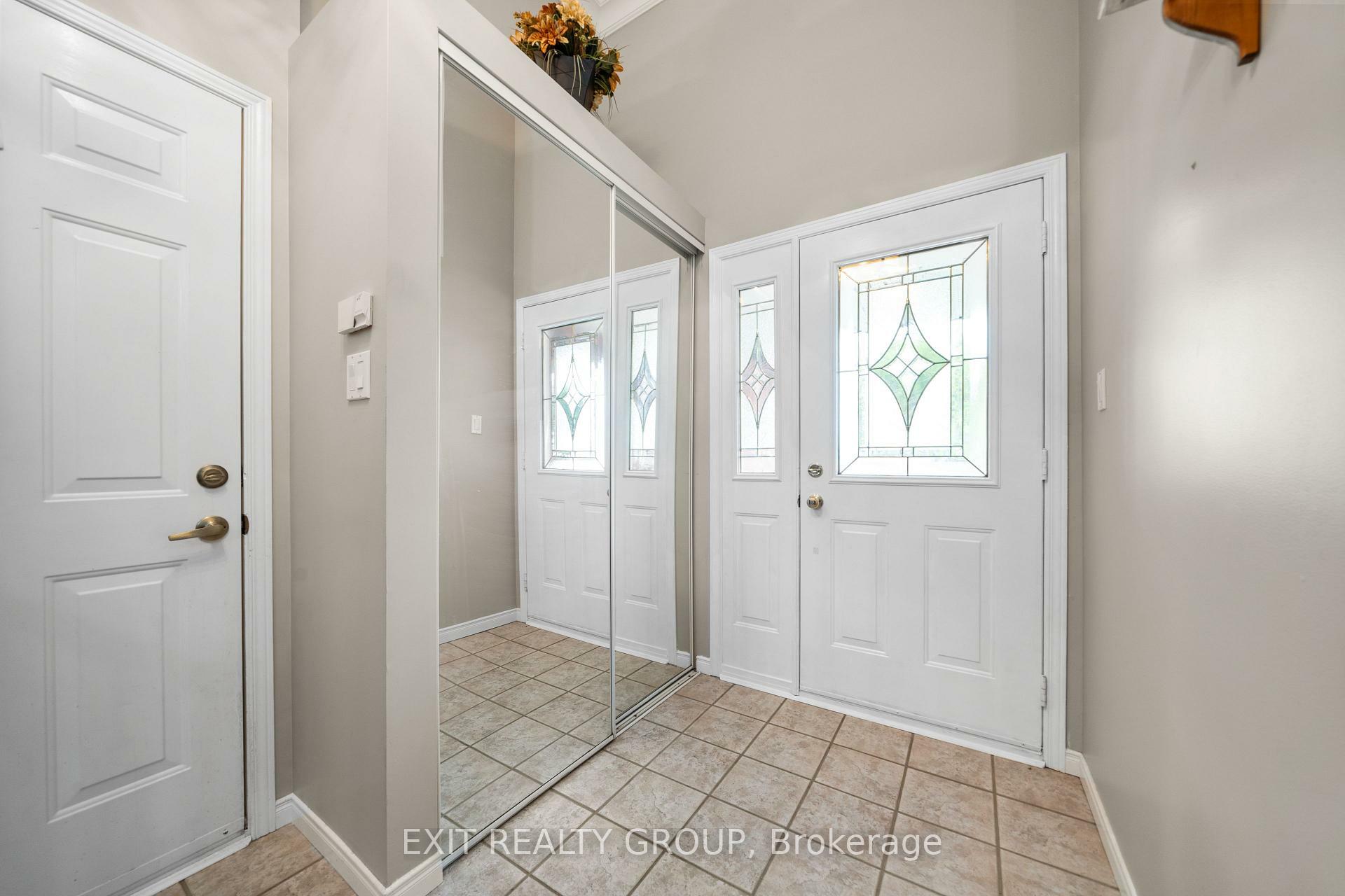 Property Photo: 44 Bleeker Avenue ON K8V 6M8