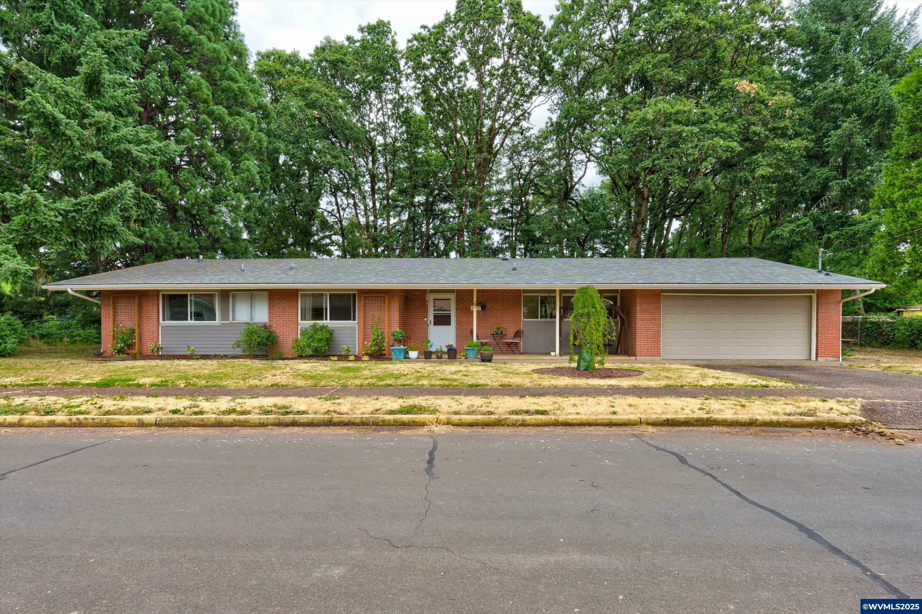 Property Photo: 3116 NE Willamette Av OR 97330