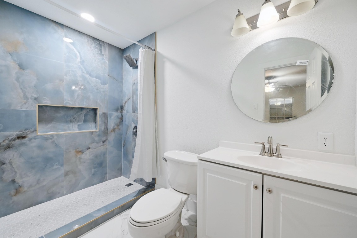 Property Photo: 2303 E Side Drive 102 TX 78704