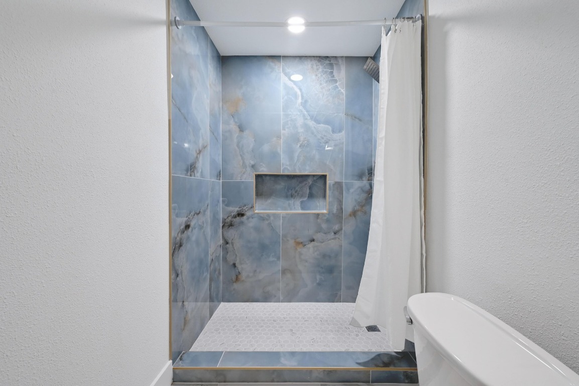 Property Photo: 2303 E Side Drive 102 TX 78704