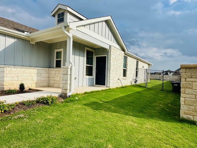 Property Photo: 500 Kaitlyn Circle TX 78642