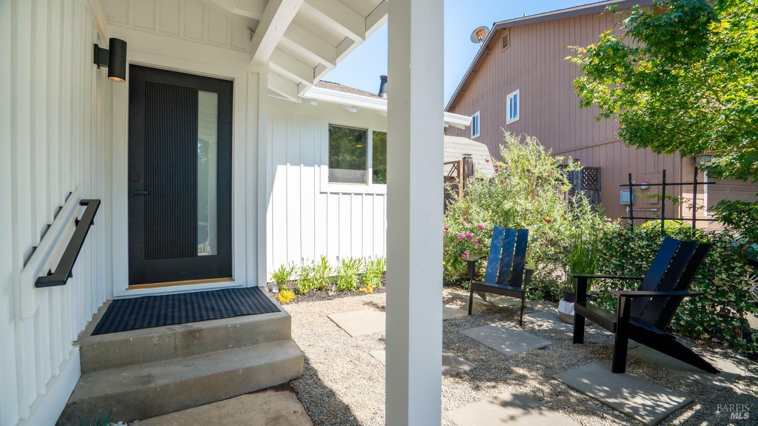 Property Photo: 214 Hummingbird Court CA 95448