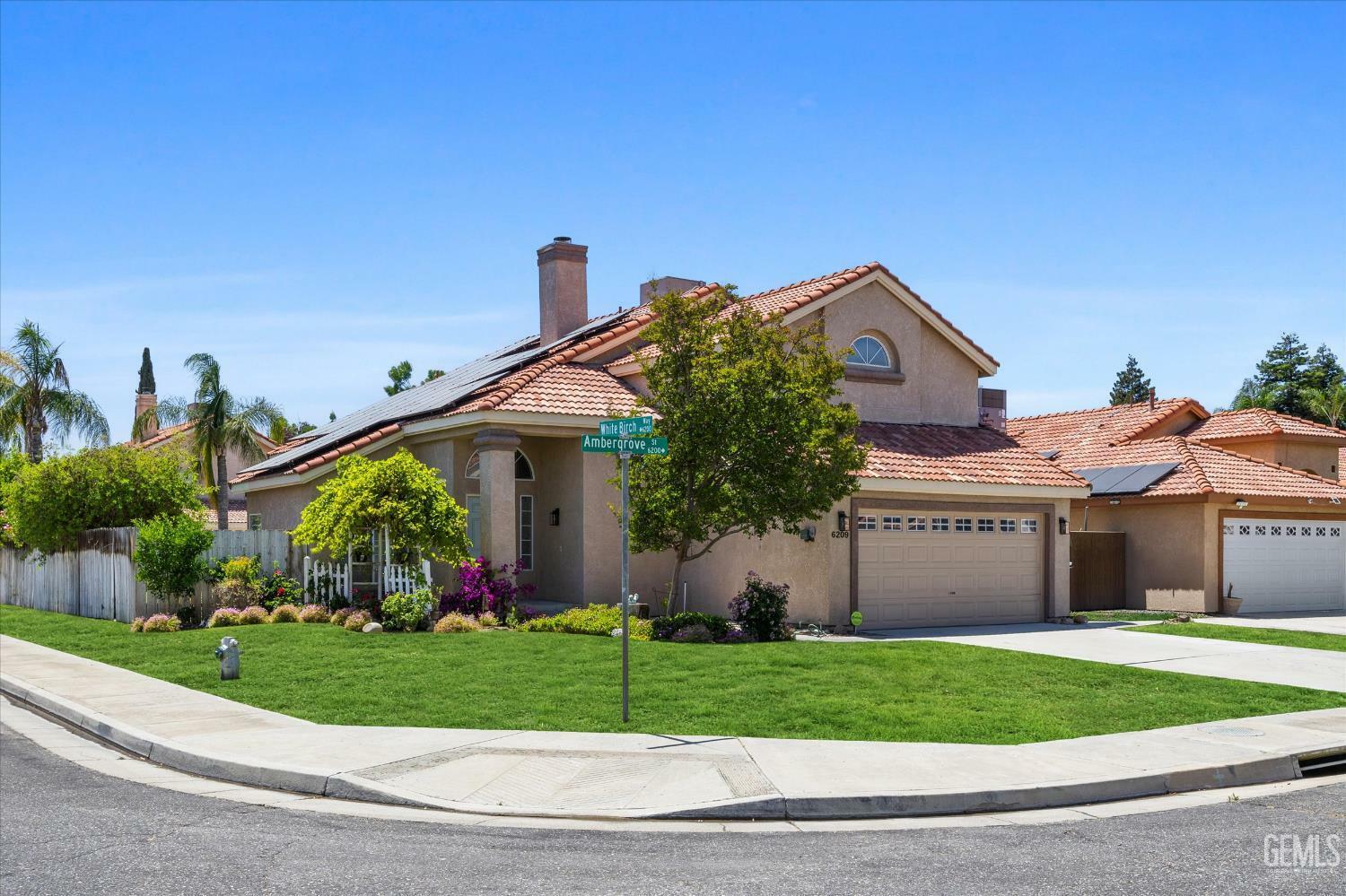 Property Photo:  6209 Ambergrove Street  CA 93313 