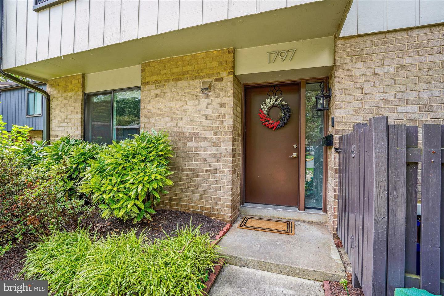 Property Photo: 1797 Ivy Oak Square 67 VA 20190