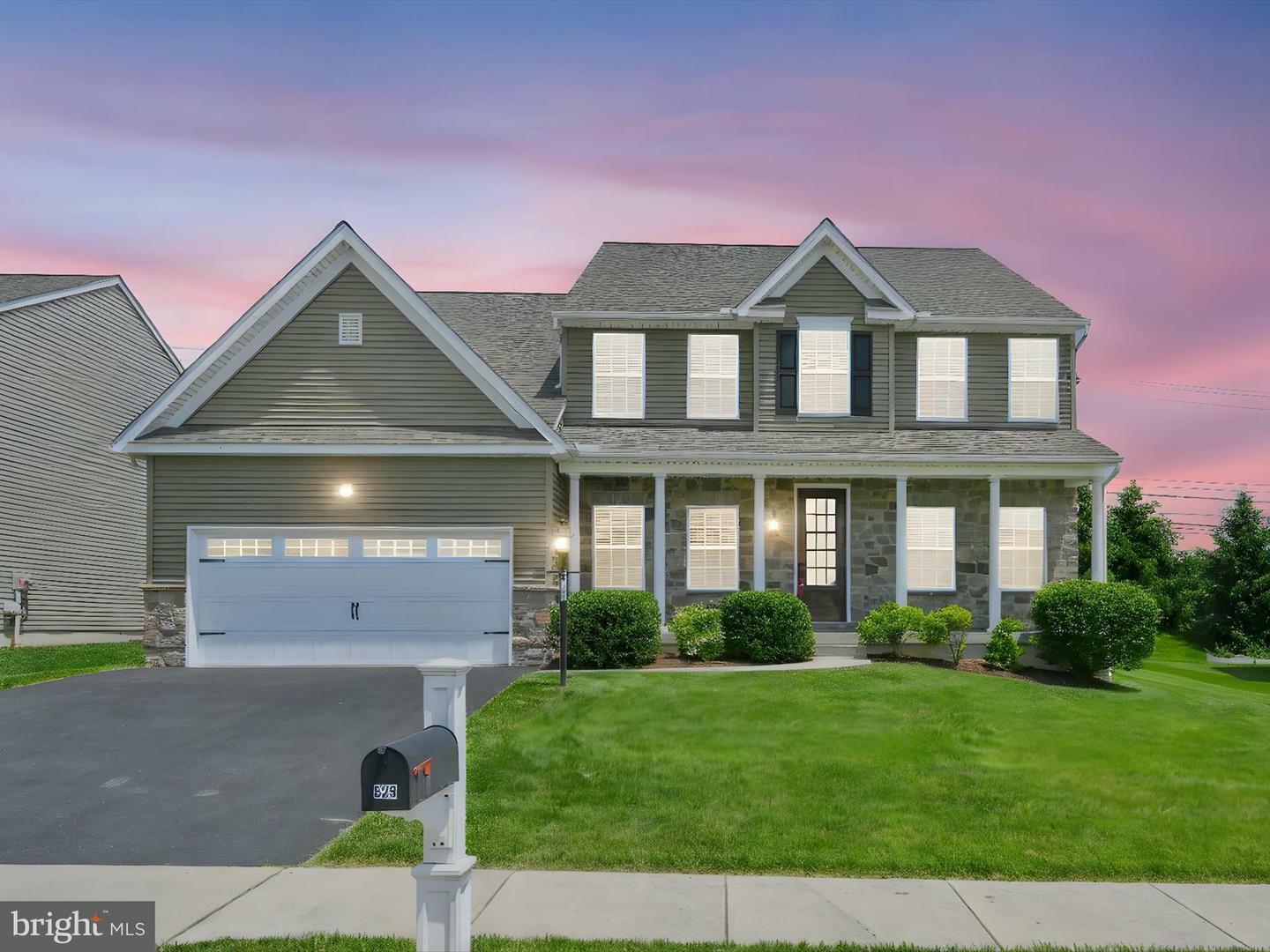 Property Photo: 628 Warminster Lane PA 17543