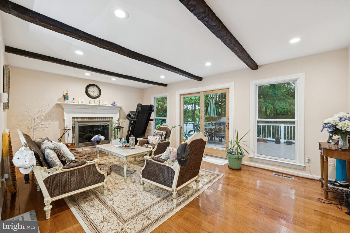 Property Photo: 6625 Weatheford Court VA 22101