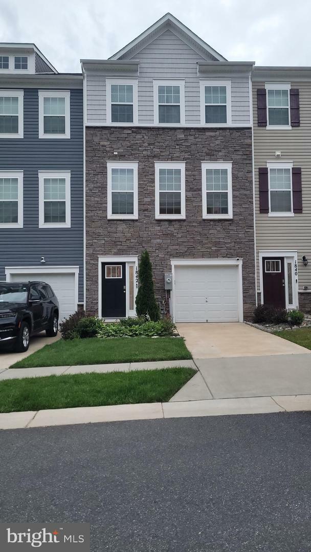 Property Photo: 1842 Roslynhill Trail MD 21113