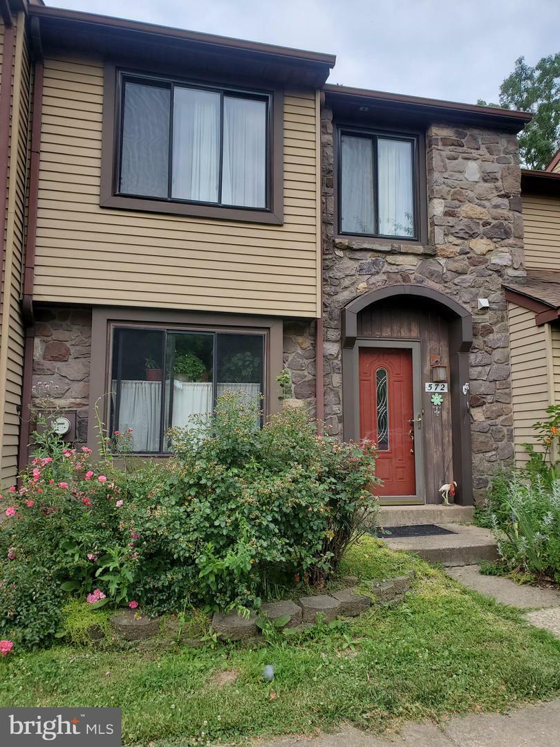 Property Photo: 572 Atwood Court PA 18940