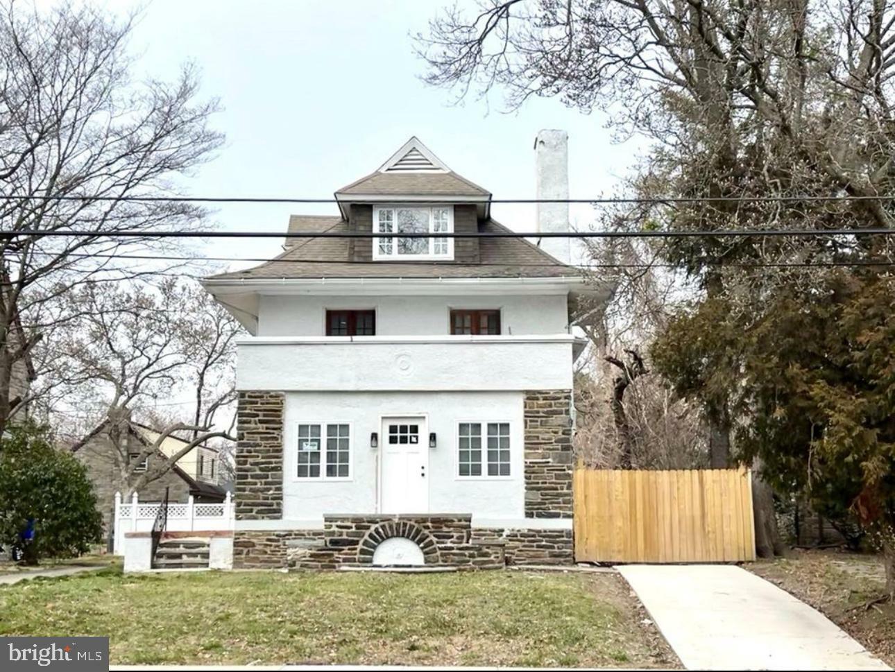 5373 Gainor Road  Philadelphia PA 19131 photo