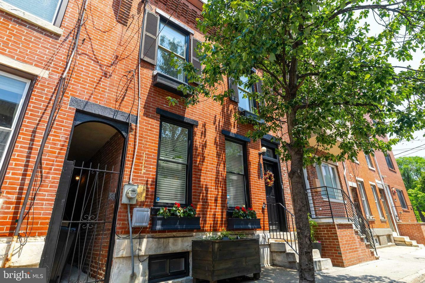Property Photo: 1419 Montrose Street PA 19146