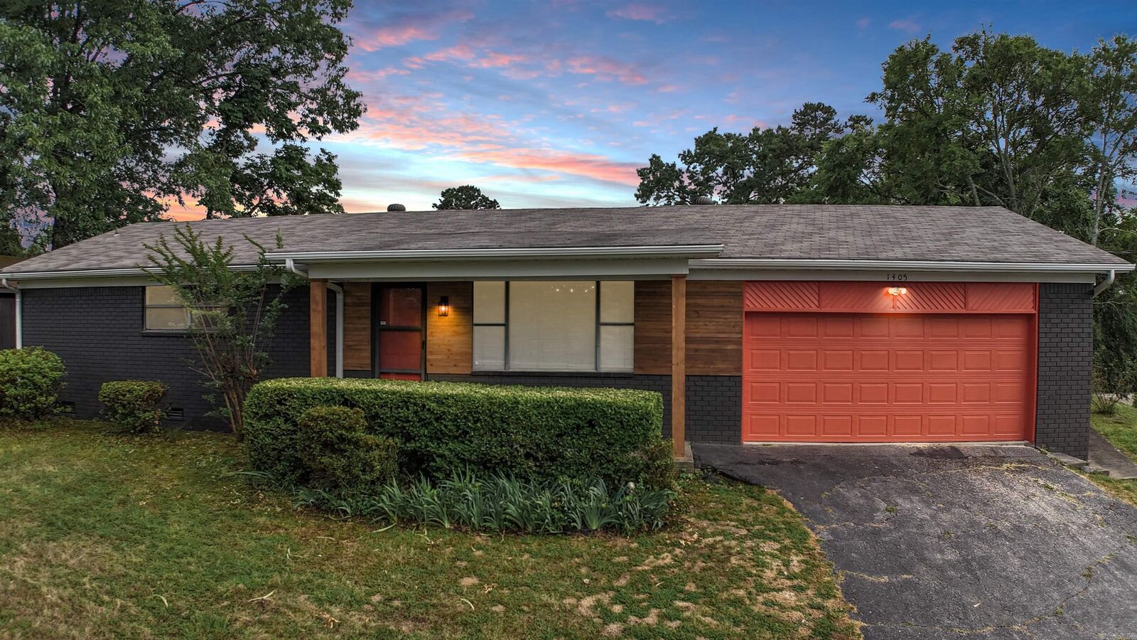 Property Photo:  1405 Emory Street  AR 71913 