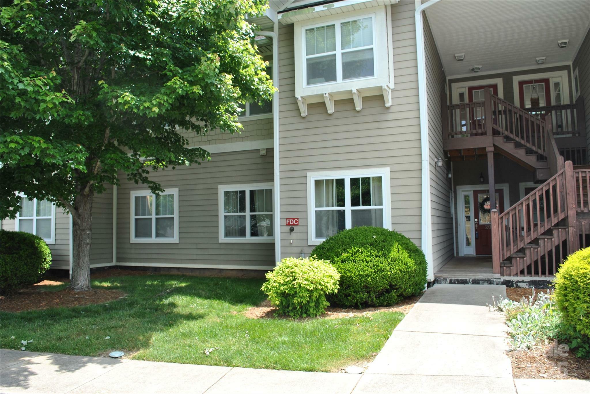 Property Photo: 20 Foxden Drive 203 NC 28732