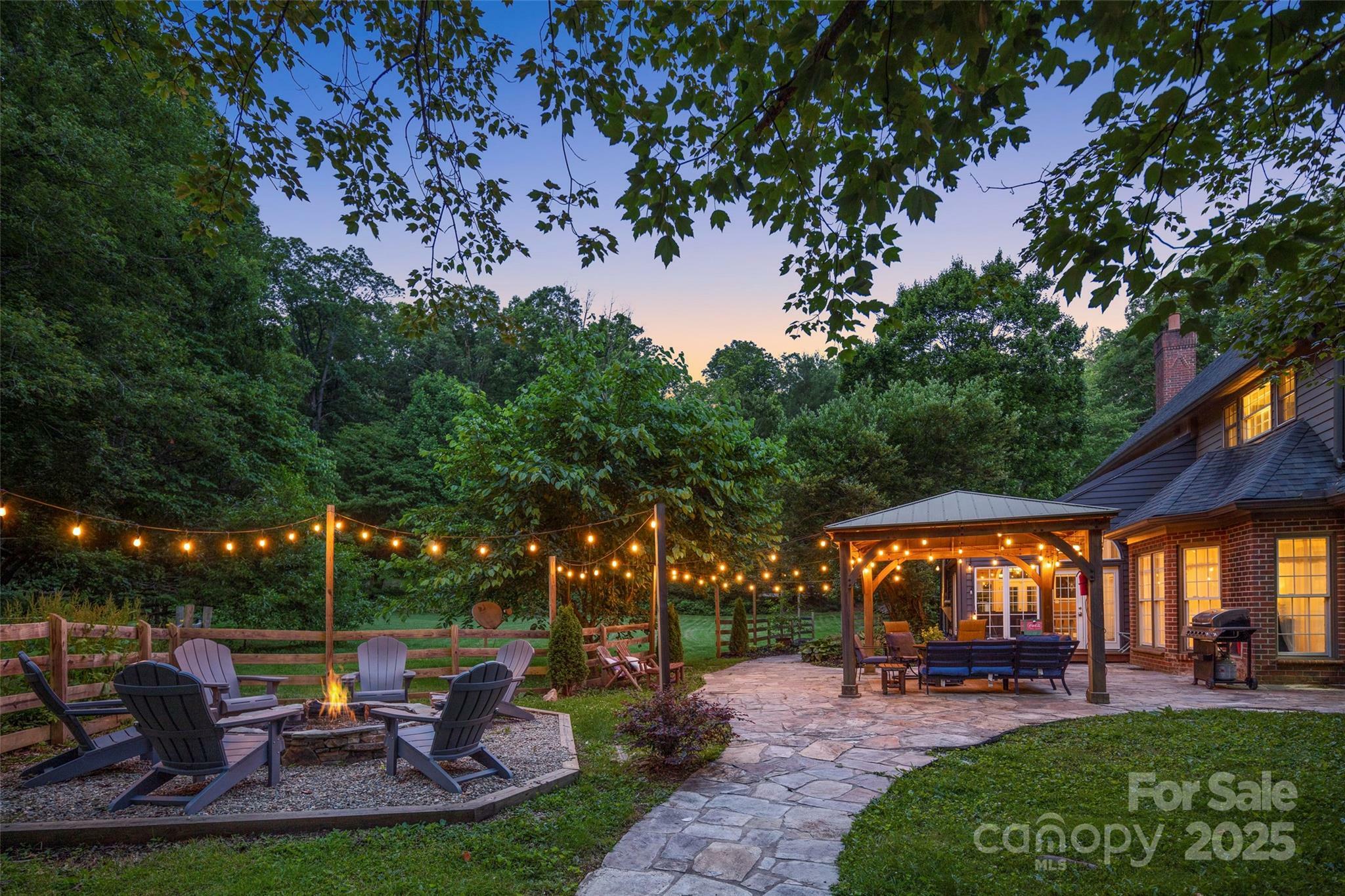 Property Photo: 118 Holcombe Cove Road NC 28715