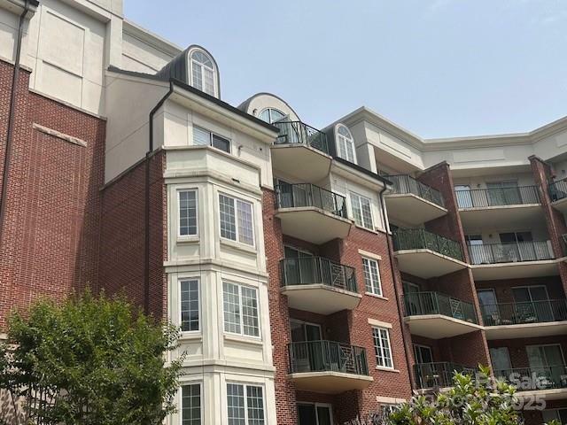 Property Photo: 300 W 5th Street 812 NC 28202