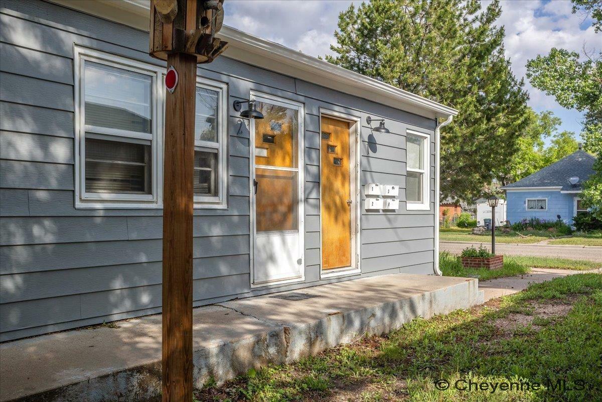 Property Photo: 1005 E 20th St WY 82001