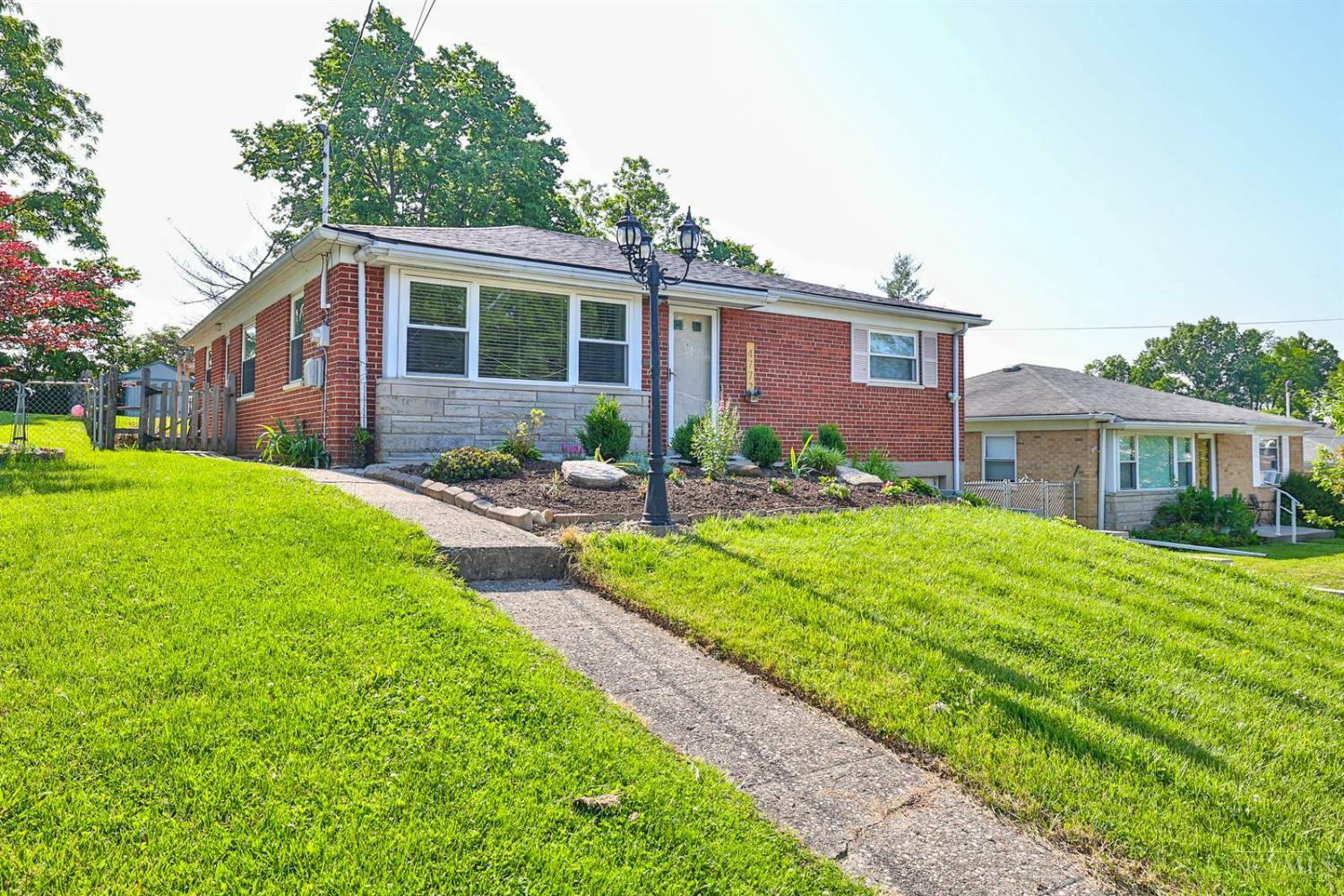 Property Photo: 4772 Shady Lawn Terrace OH 45238