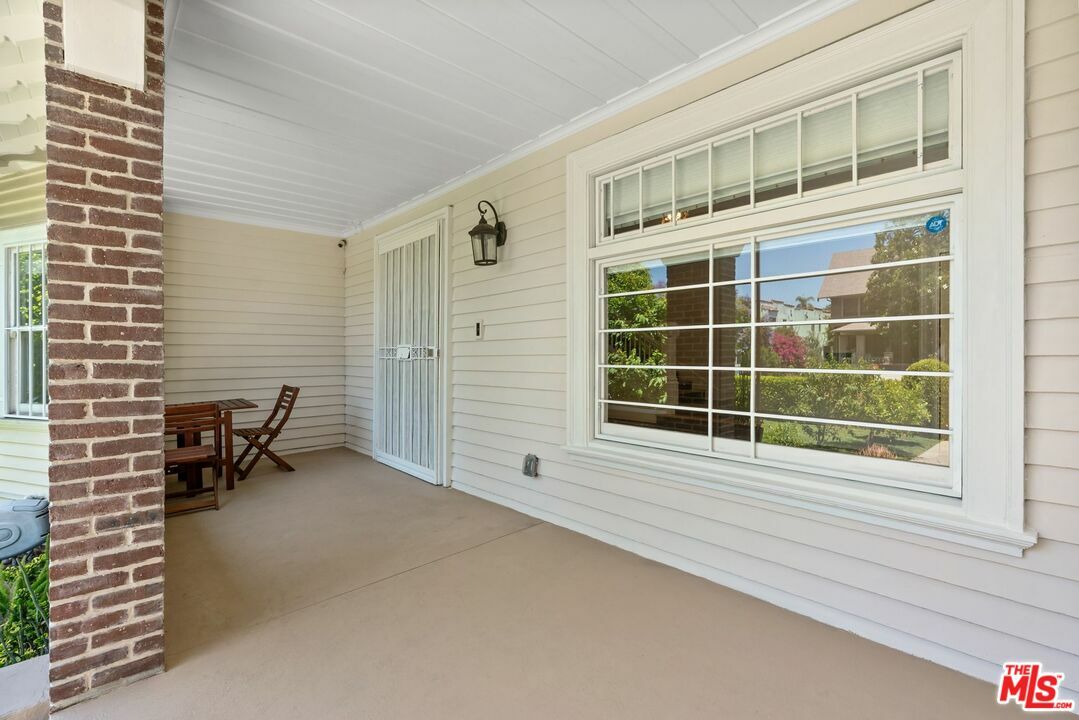 Property Photo: 1810 Westmoreland Blvd CA 90006
