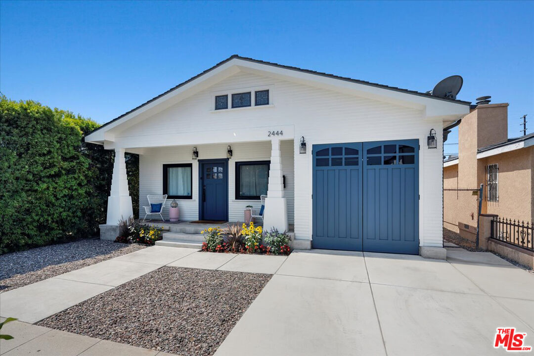 Property Photo: 2444 Exposition Pl CA 90018