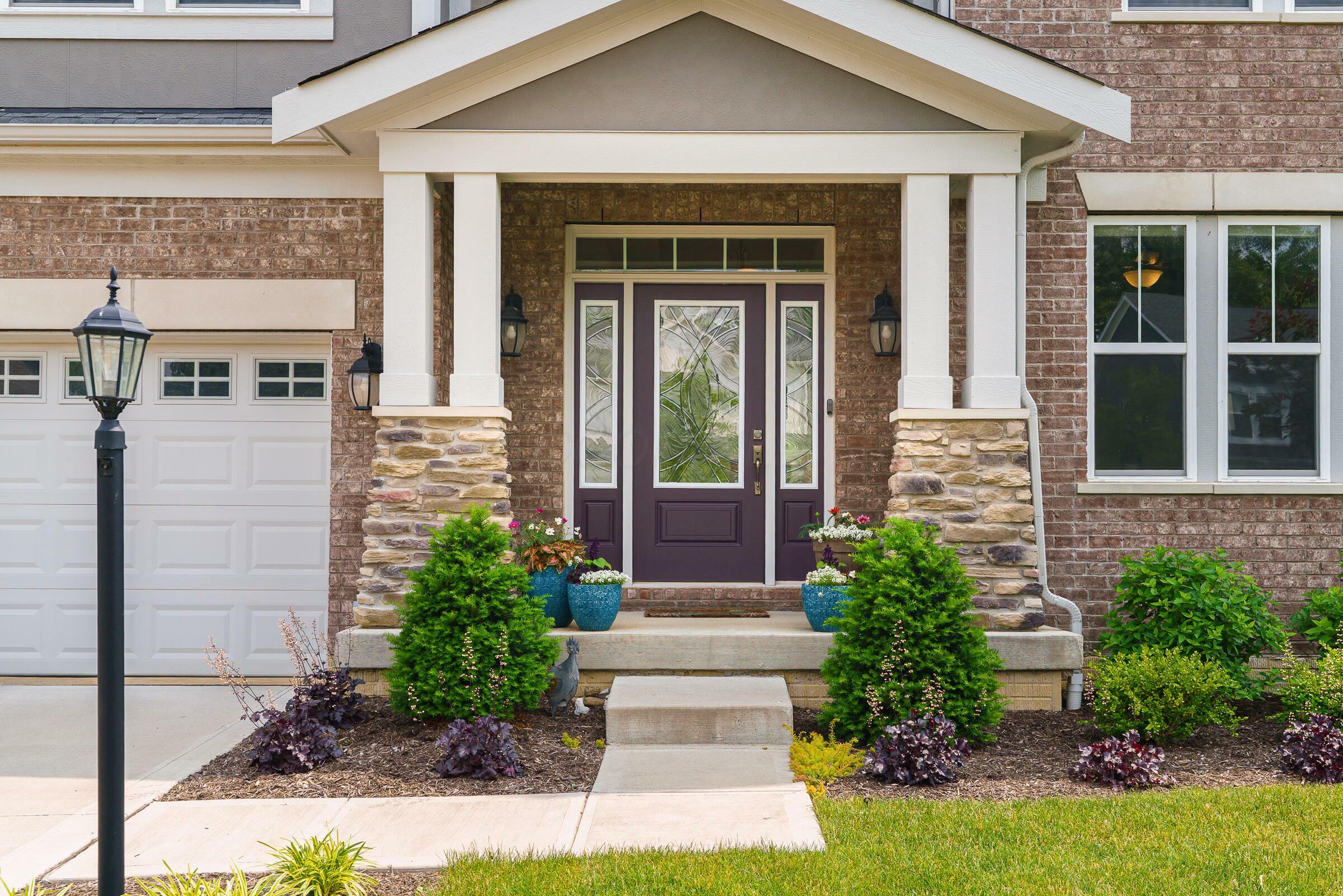 Property Photo: 829 Pathlow Drive OH 43147