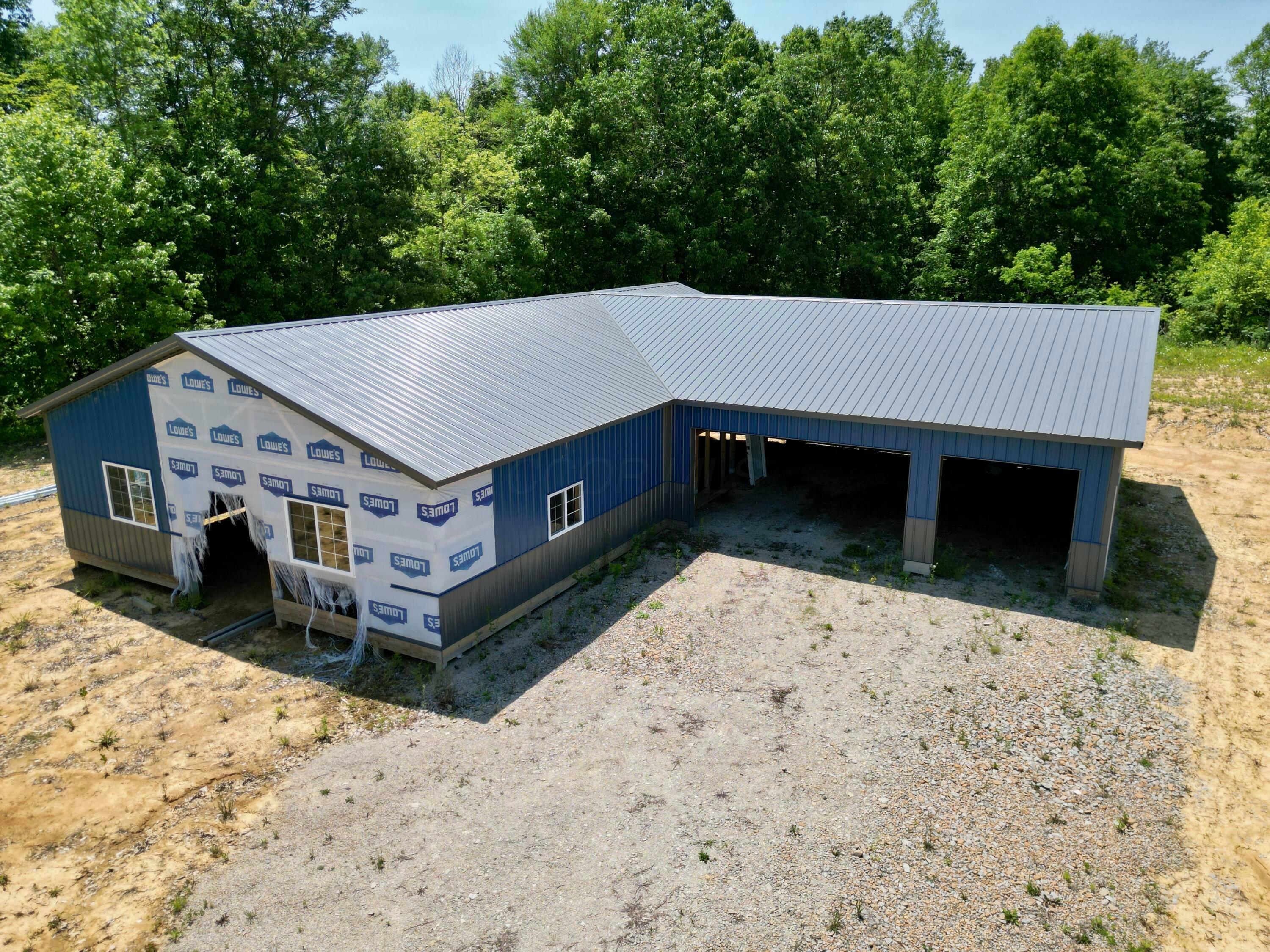 Property Photo: 9811 Green Valley Road OH 43727