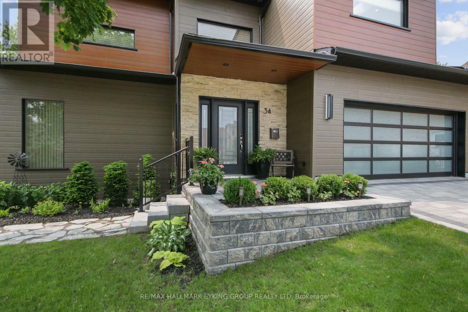 Property Photo: 34 Rideauview Terrace ON K2C 3R9