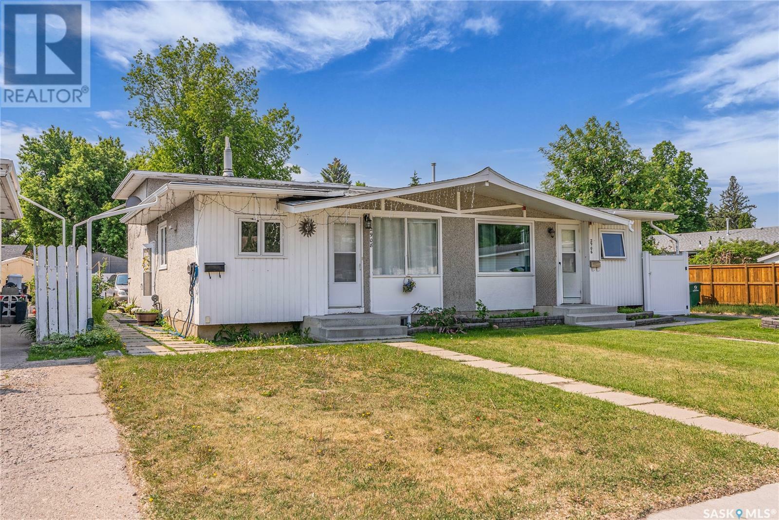 Property Photo:  2908 Eastview  SK S7J 3H9 