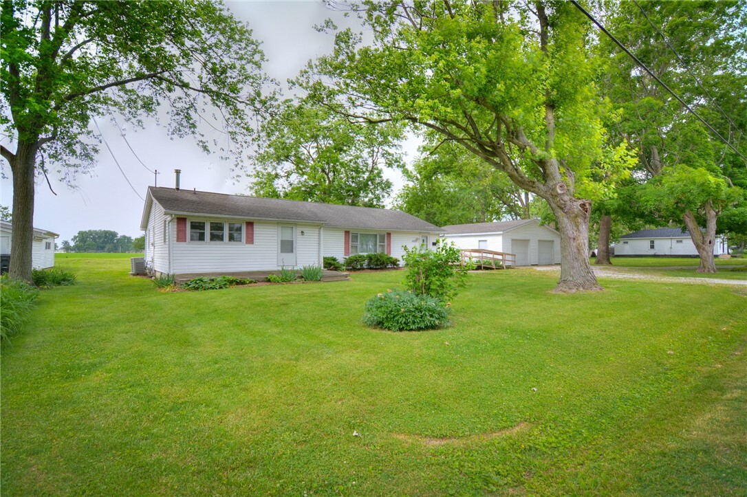 4523 E Rosewood Drive  Decatur IL 62521 photo