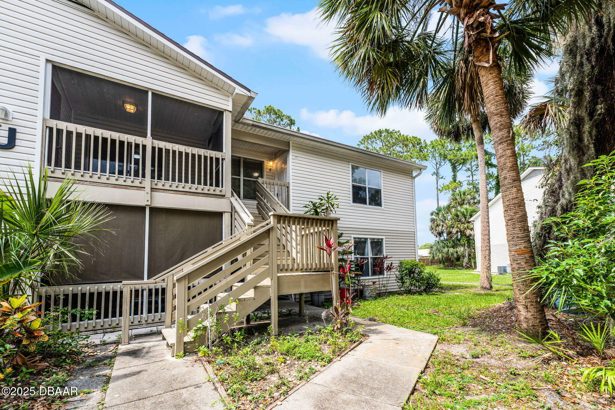 Property Photo: 1600 Big Tree Road FL 32119