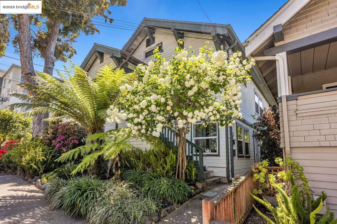 Property Photo: 85 Linda Ave CA 94611