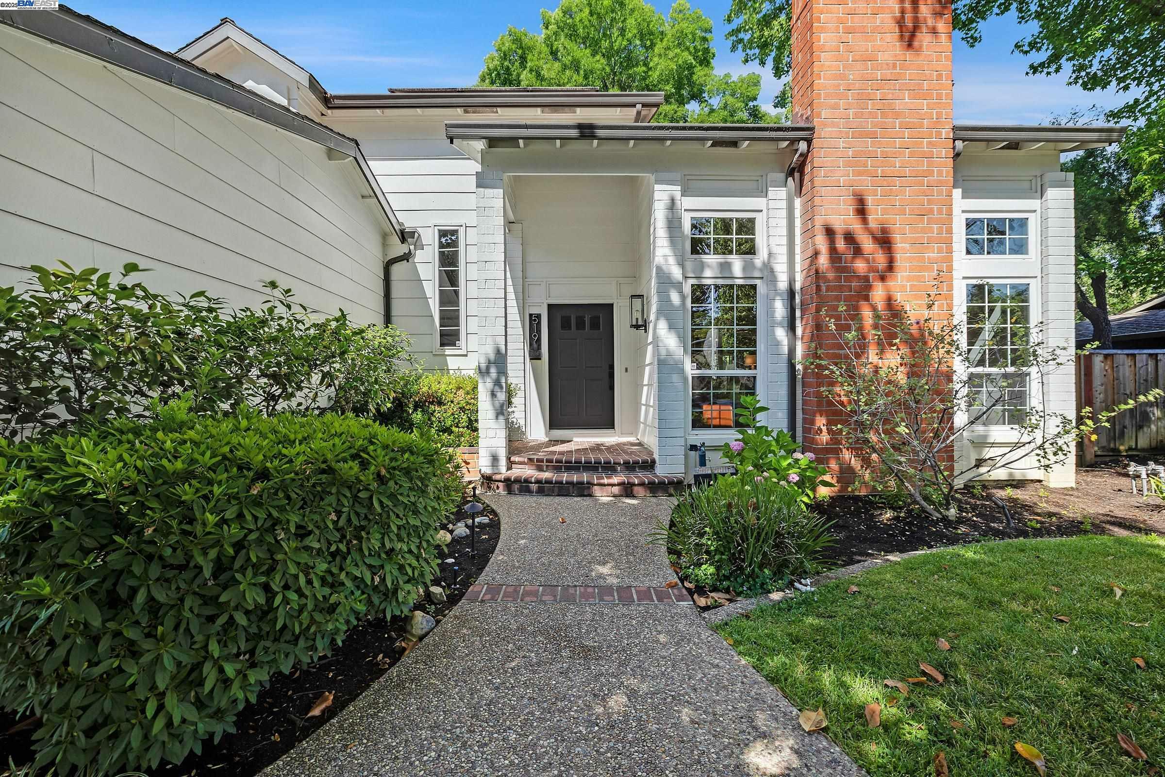 Property Photo: 519 Ellesmere Dr CA 94598