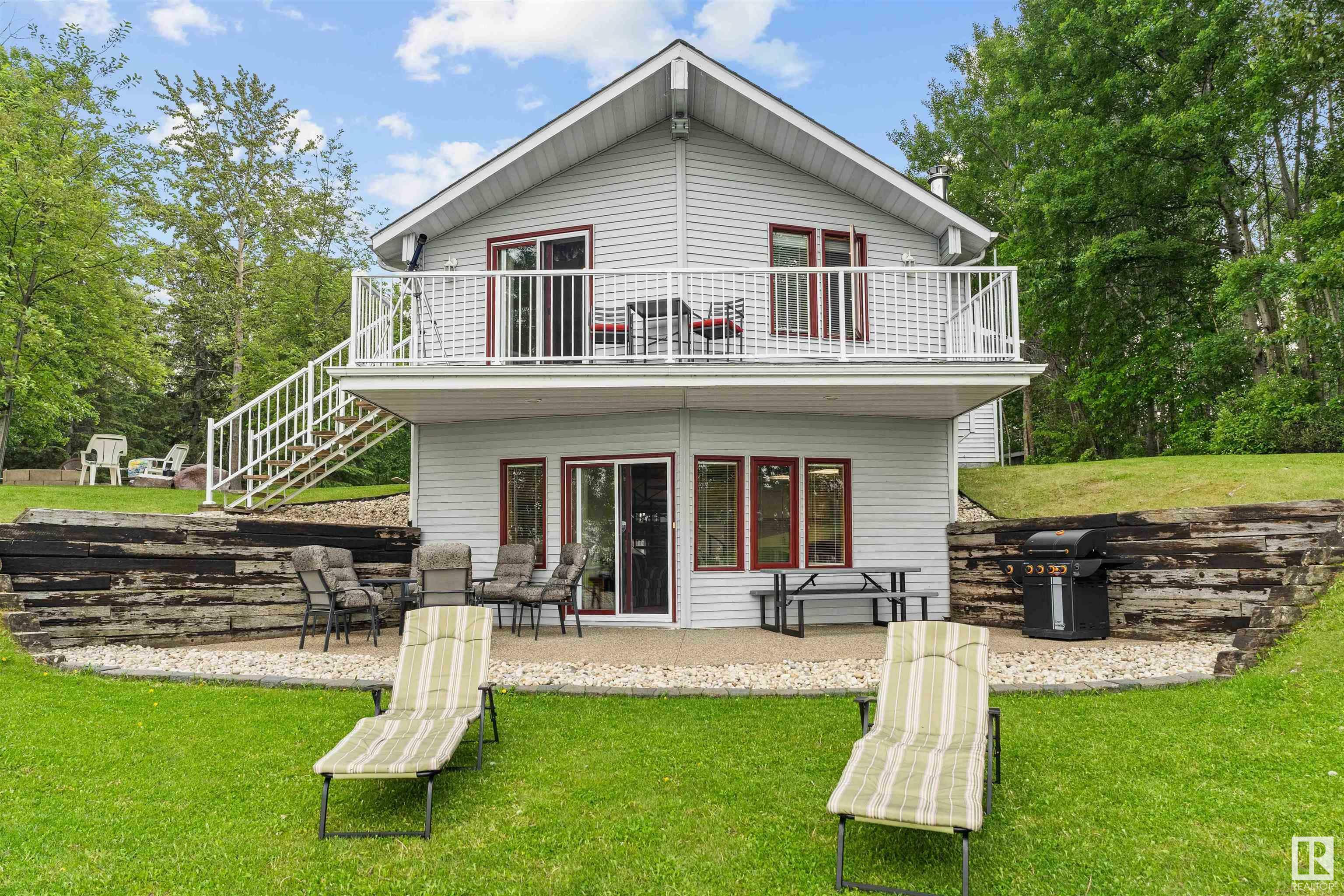 Property Photo: 2120 Twp Road 565 20 AB T0E 1V0