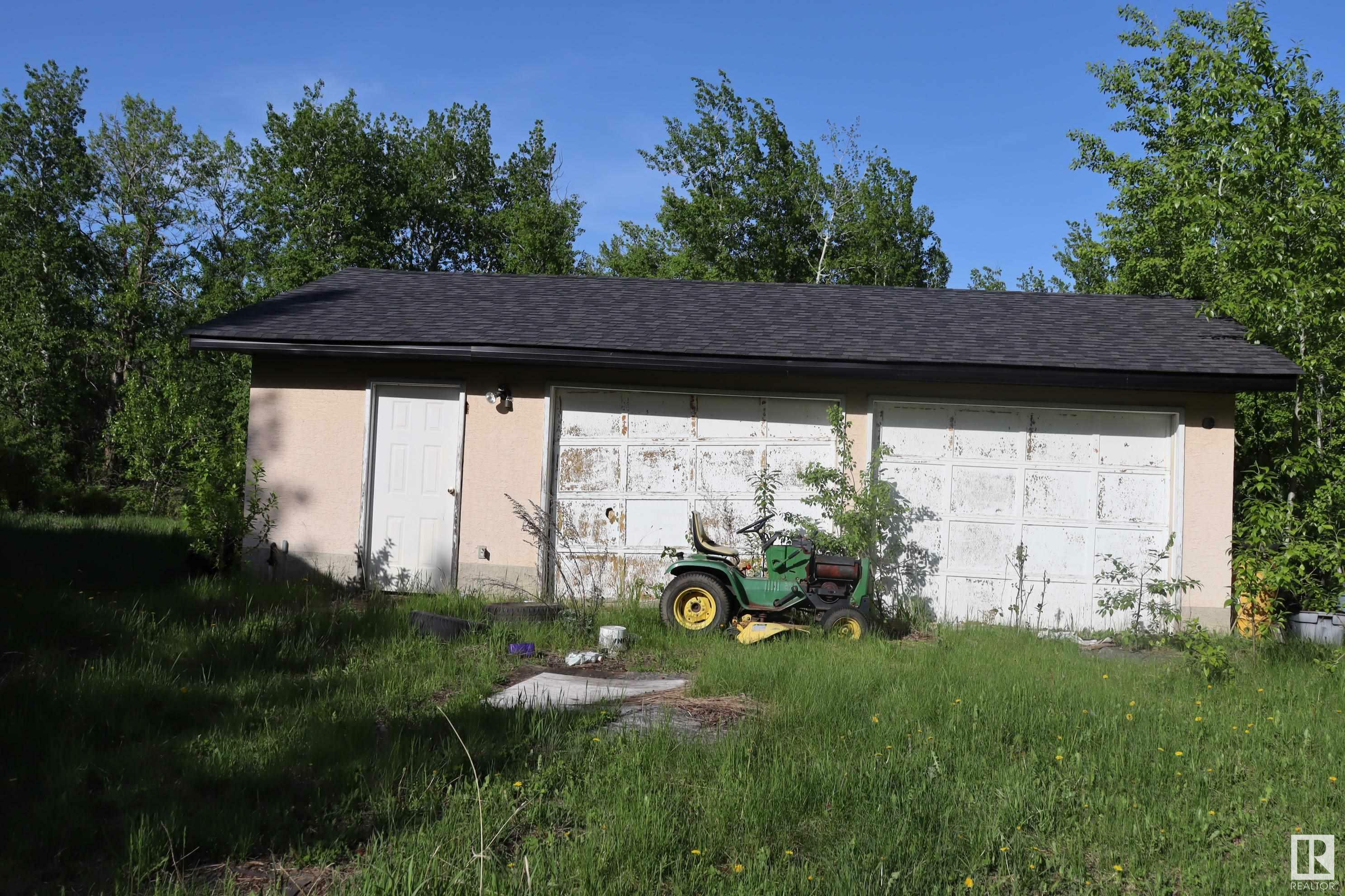 Property Photo: 36 51308 Rge.195 AB T0B 4J0