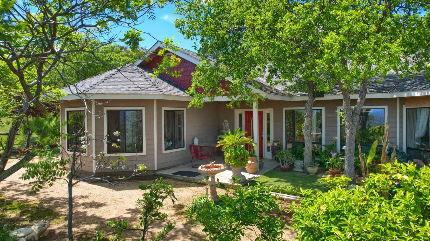 Property Photo: 42625 Red Top Mountain Court CA 93614