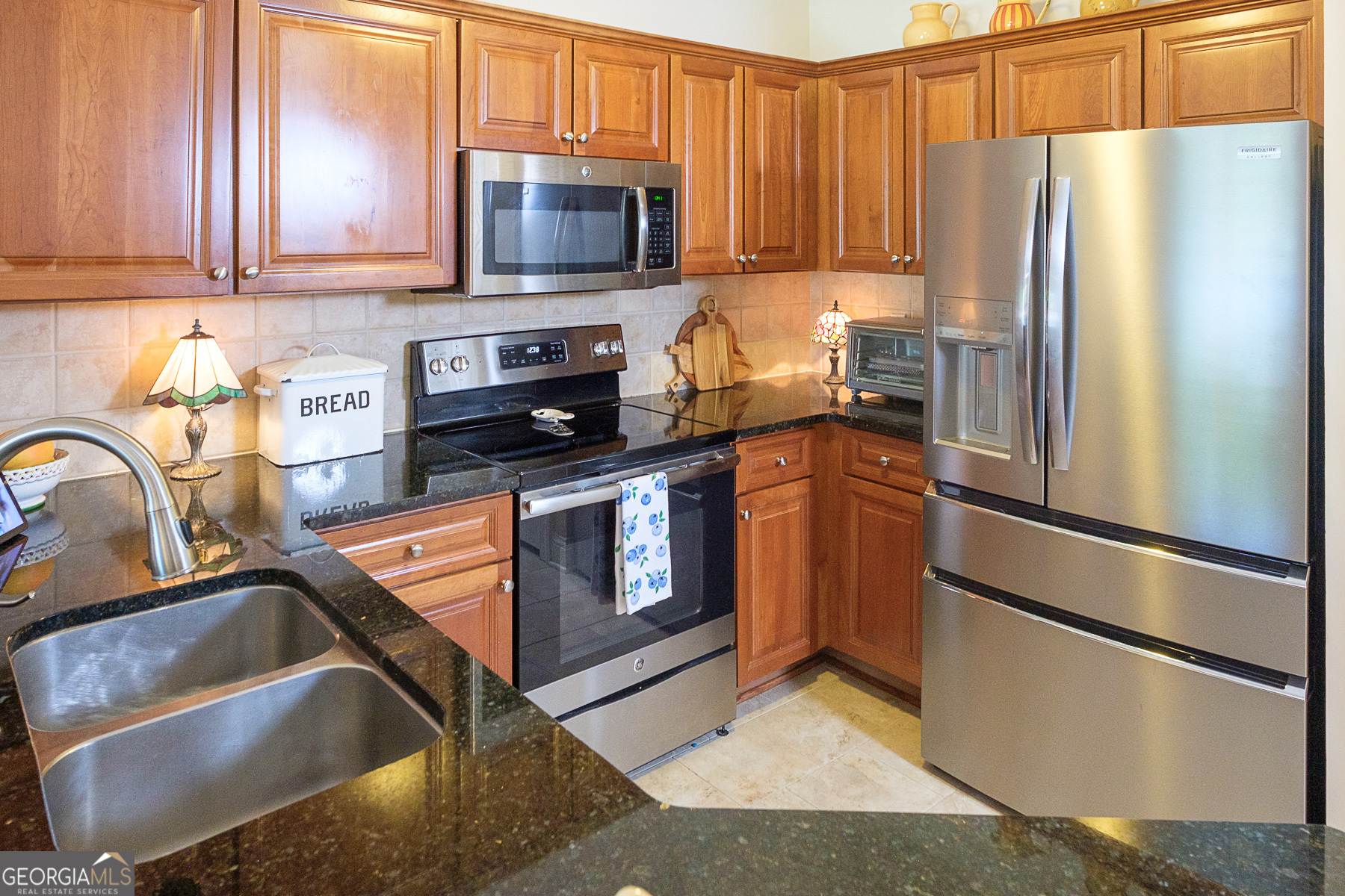 Property Photo: 3202 Village Boulevard SE GA 30161