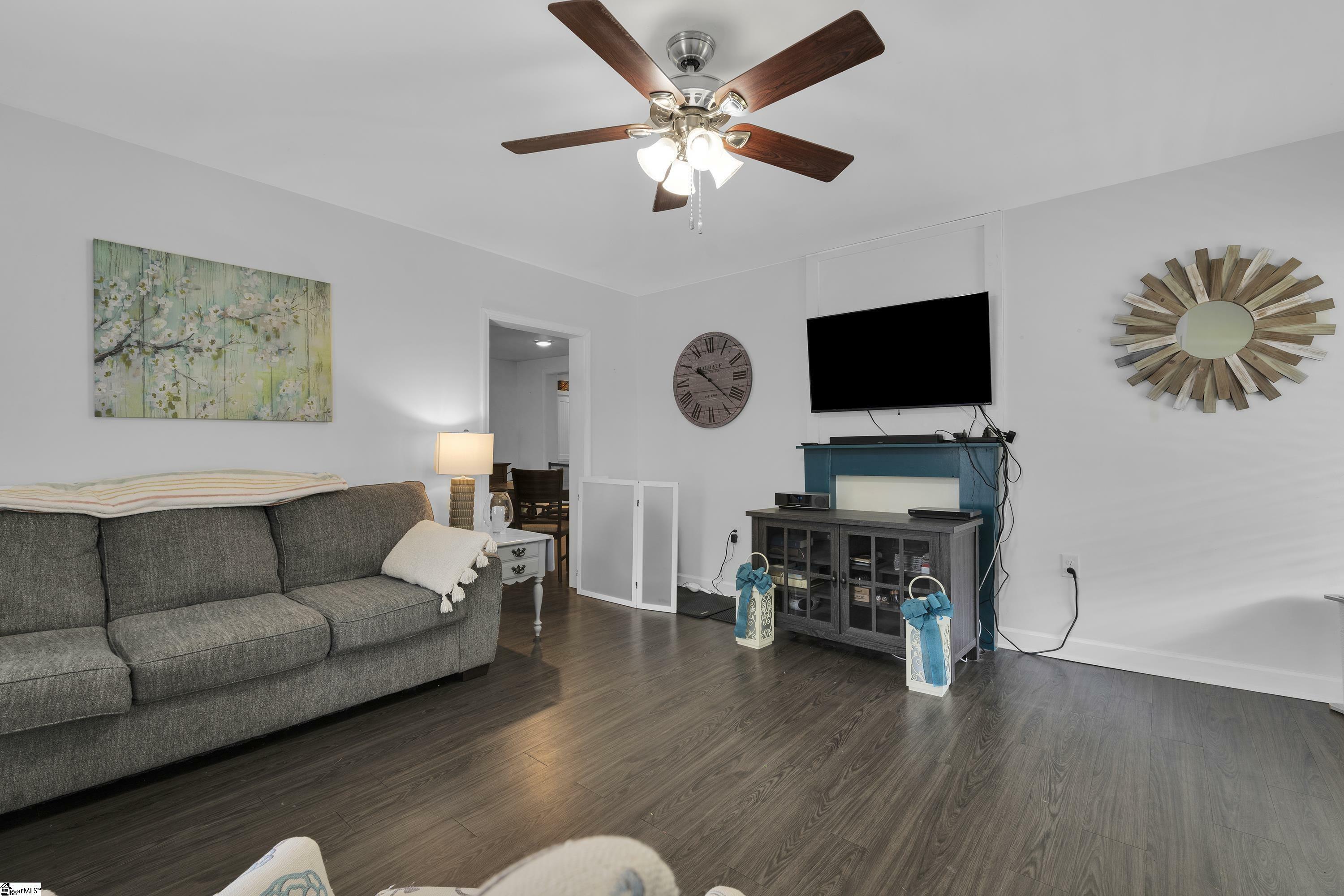 Property Photo: 316 W Blue Ridge Street SC 29670