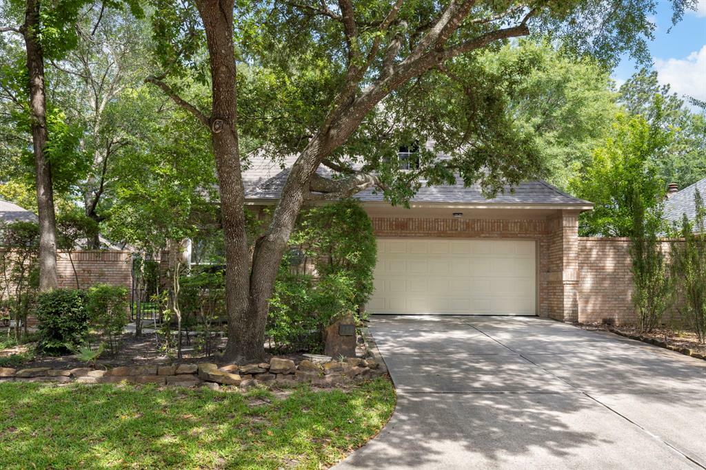 Property Photo: 127 S Copperknoll Circle TX 77381