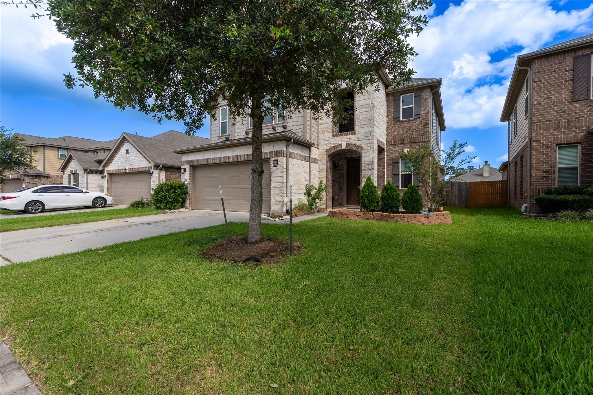 Property Photo: 4118 Lake Cypress Circle TX 77068