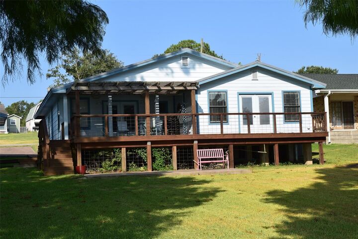 Property Photo: 500 High Crest Drive TX 77364