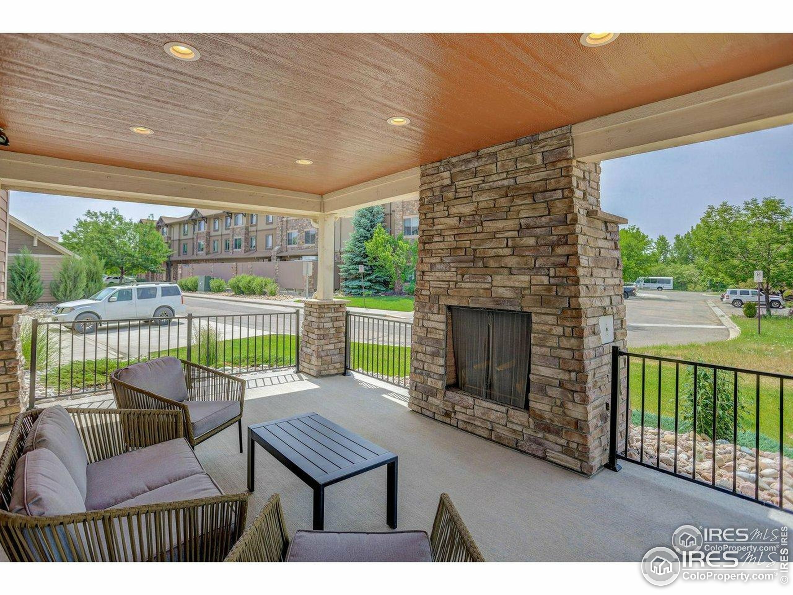 Property Photo:  4642 Hahns Peak Dr 101  CO 80538 