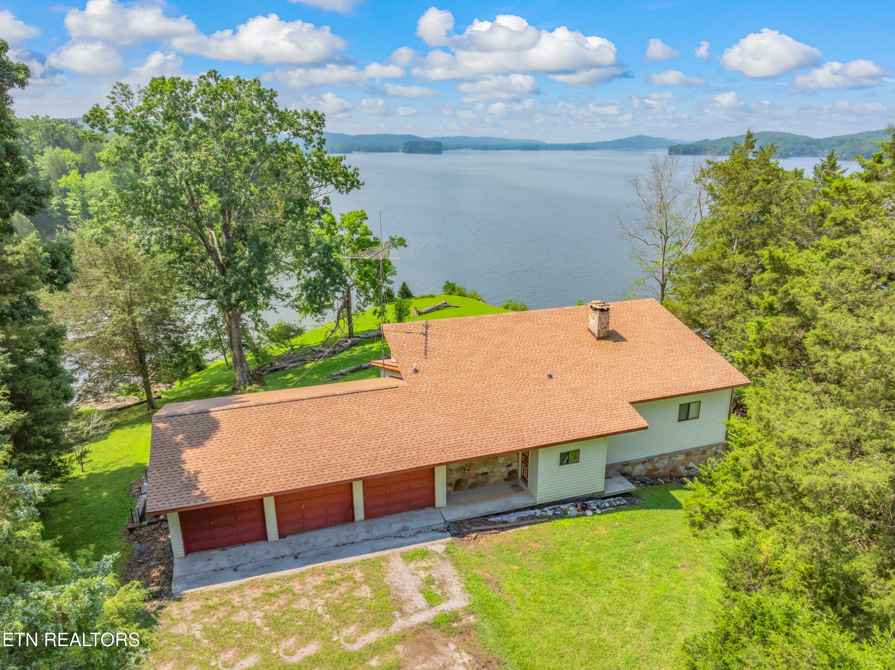 Property Photo:  460 Lake Harbor Drive  TN 37763 