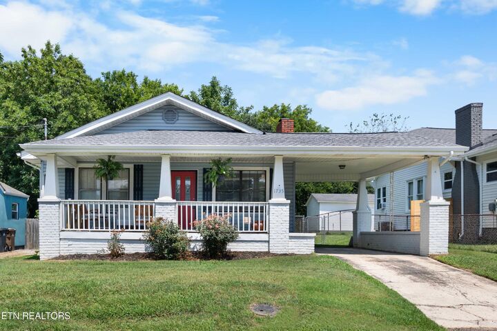 Property Photo: 1735 Albert Ave TN 37917