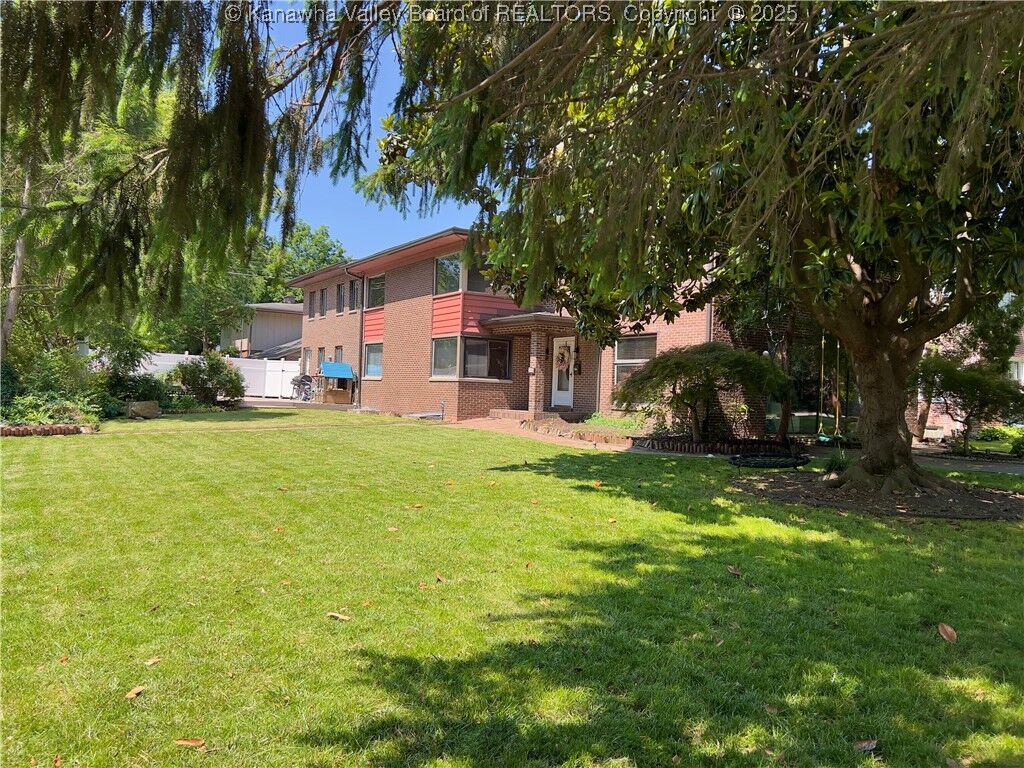 Property Photo:  3915 Virginia Avenue SE  WV 25304 