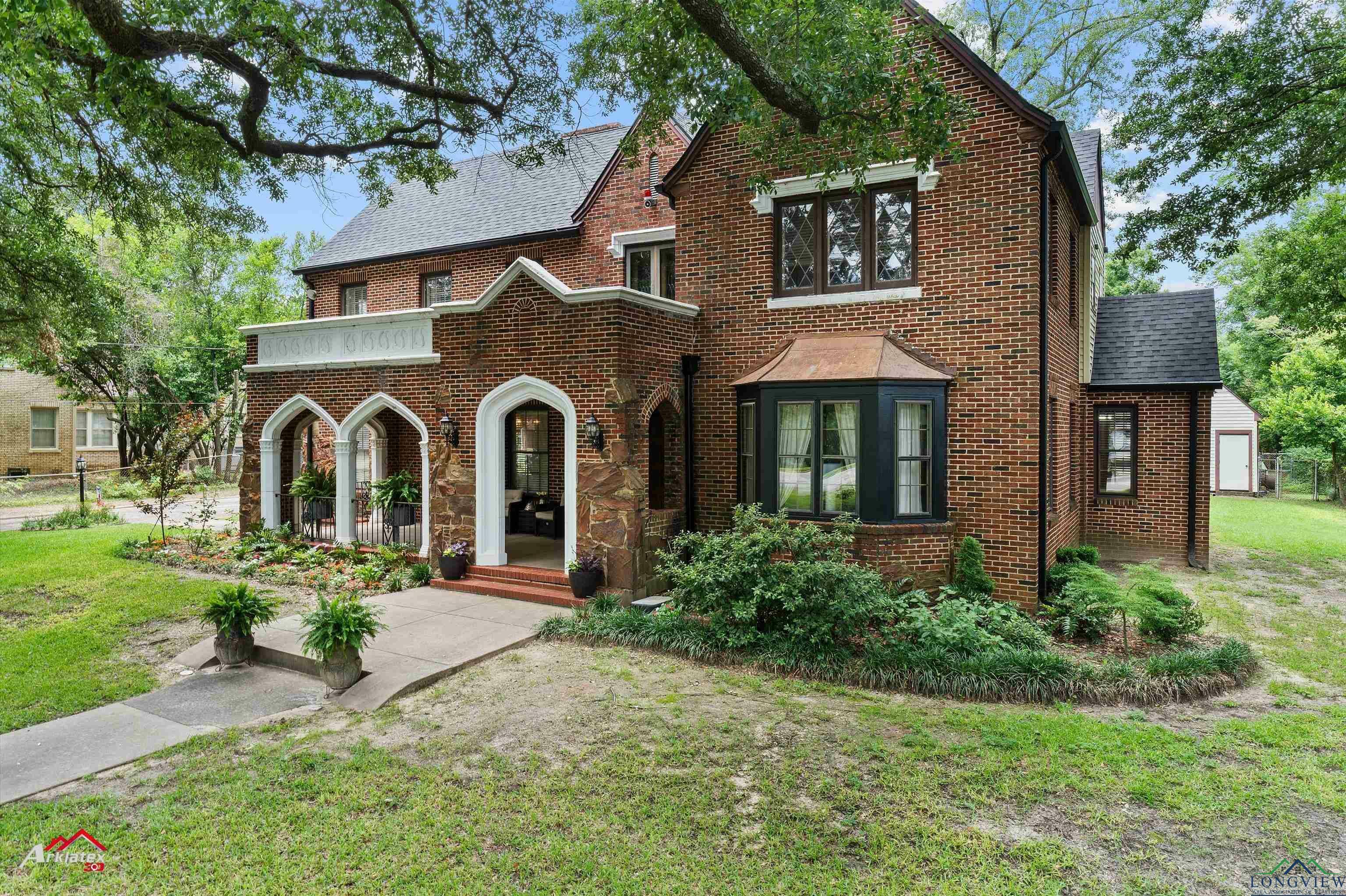 Property Photo: 1010 S Main St. TX 75654